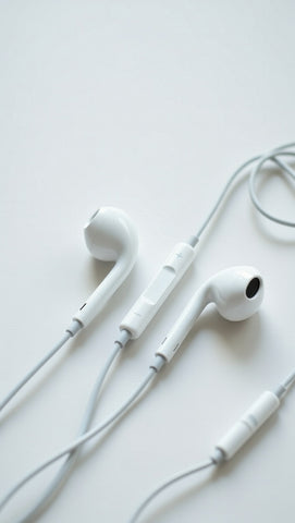 Stereo Earbuds with Type-C Connector & Inline Control Black & White, Lightweight, Travel Friendly, No Charging Requird